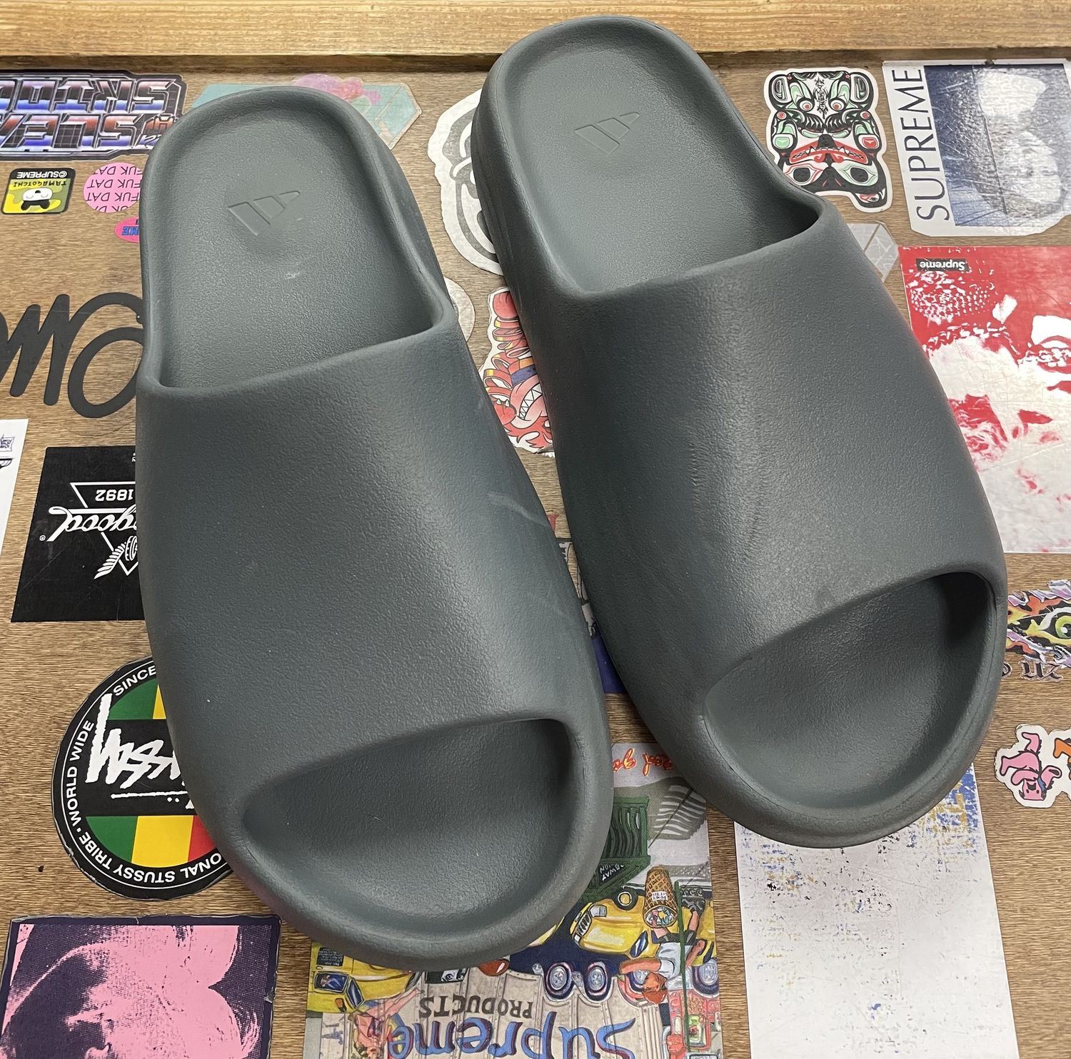 Pre Owned Adidas Yeezy Slide Slate Grey Size 12 NO BOX