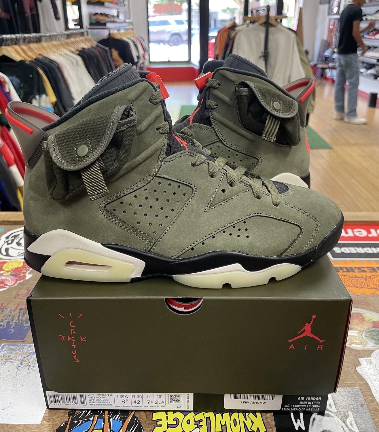 Travis Scott Jordan 6 Size 8.5 Ds