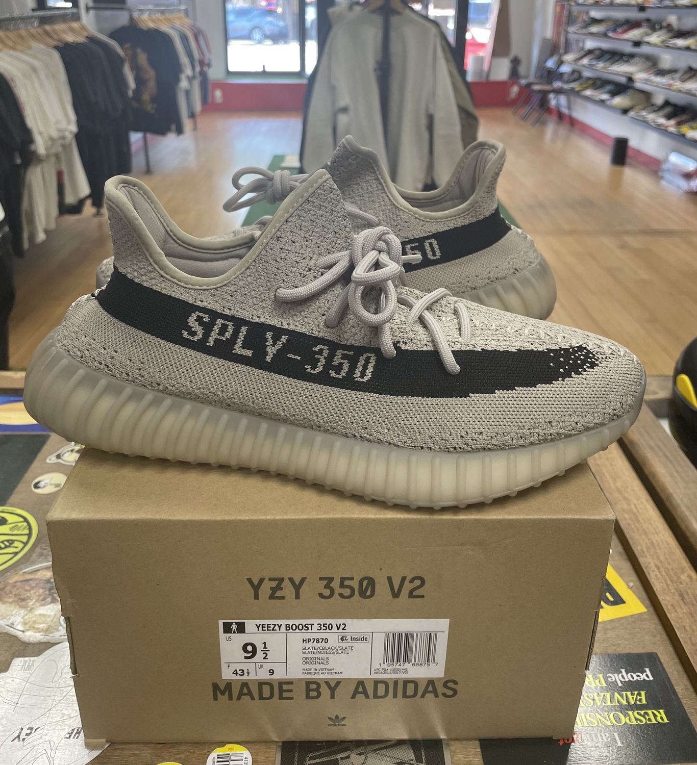 DS Yeezy 350 Boost V2 Slate Size 9.5