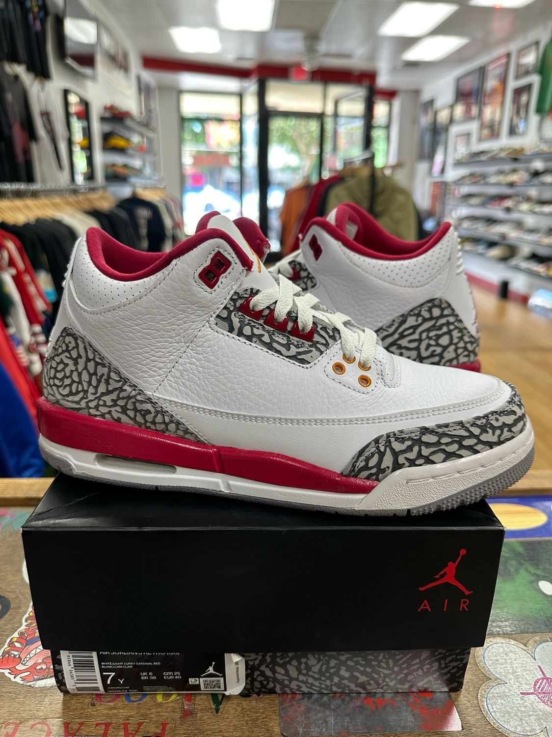 Jordan 3 Retro Cardinal (GS) Size 7y Used
