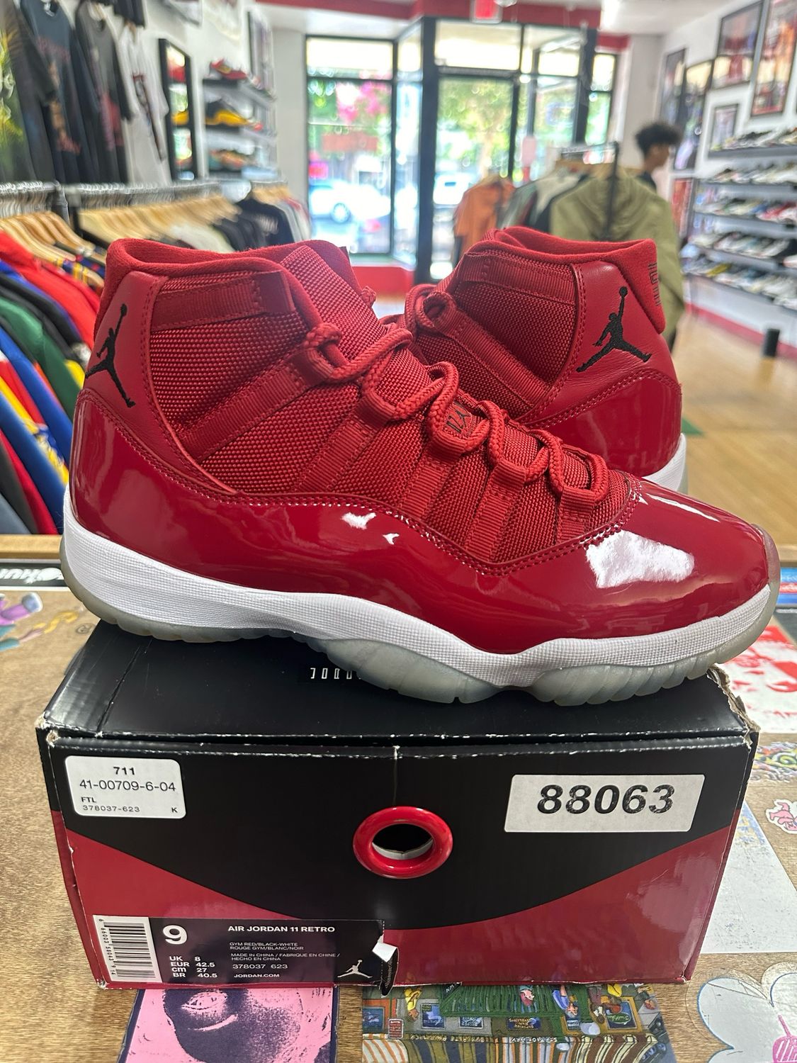Jordan 11 Retro Win Like 96 Size 9 Pre Owned