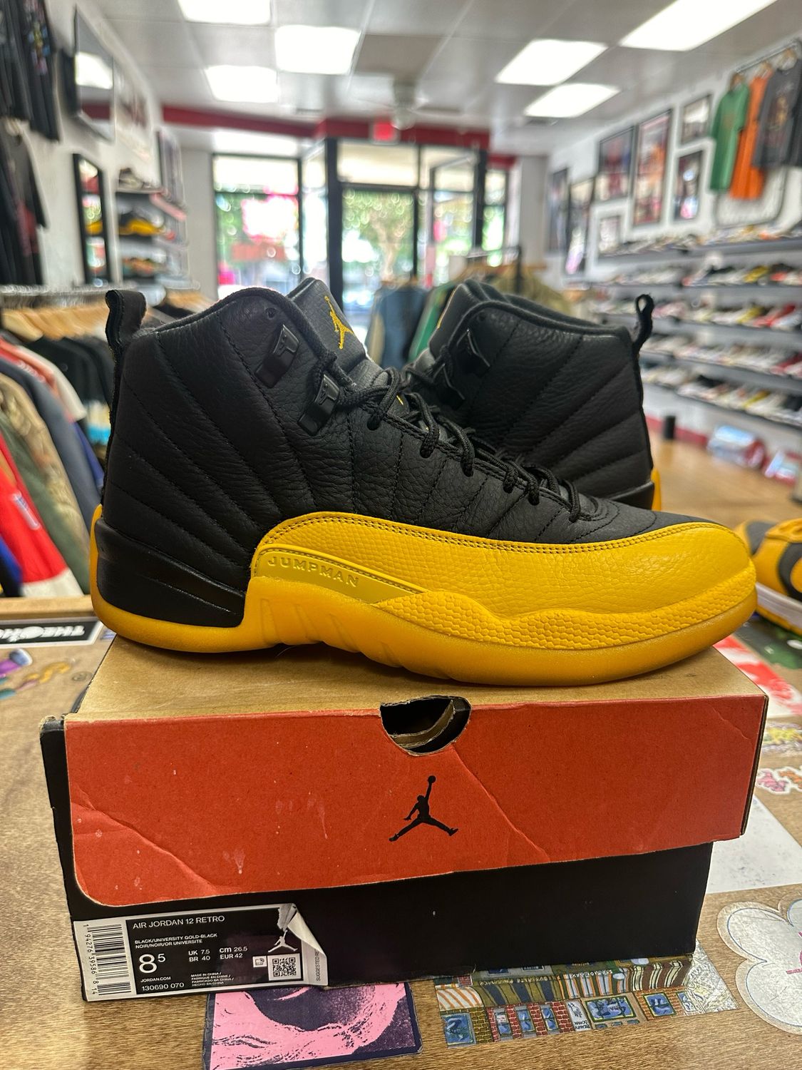 Jordan 12 Retro Black University Gold Size 8.5 Used