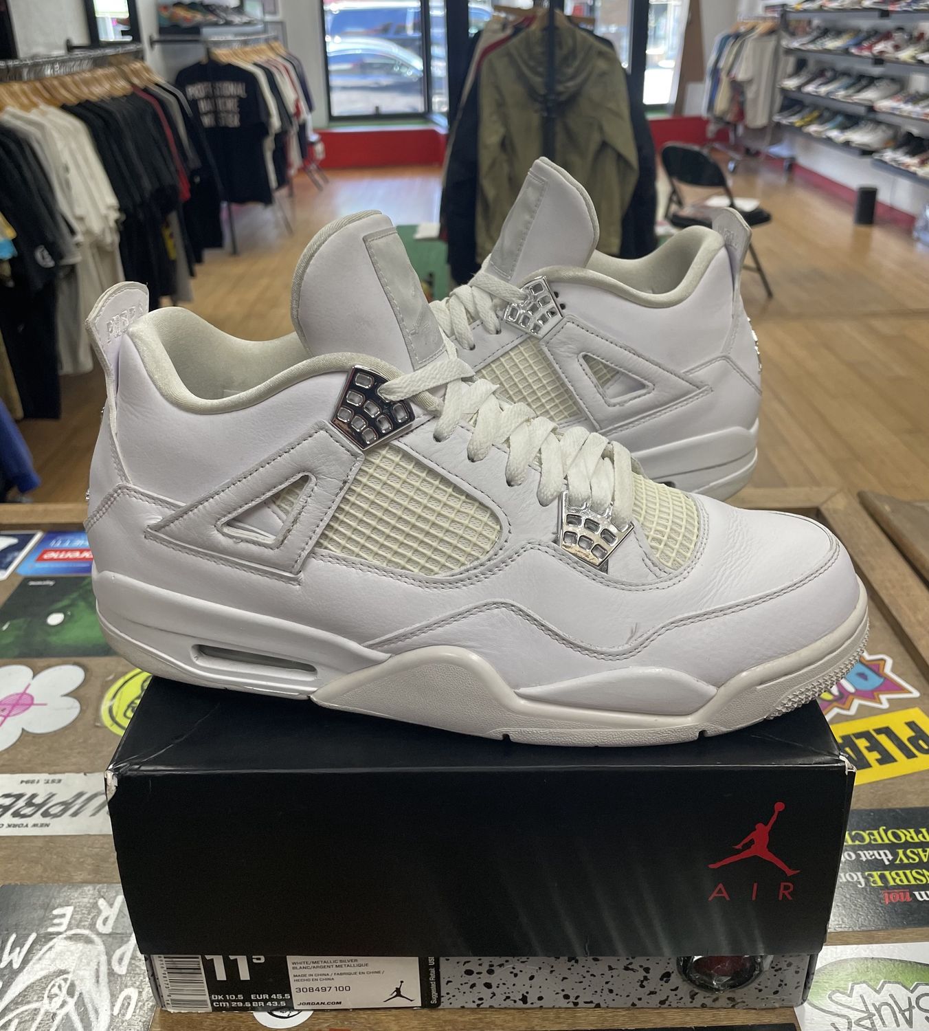 Pre Owned Jordan 4 Pure Money Size 11.5