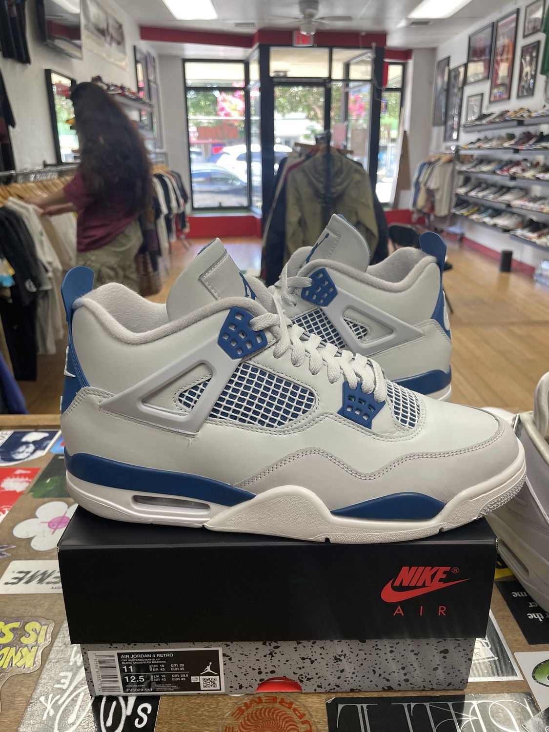Lightly Worn Jordan 4 Retro Military Blue Size 11