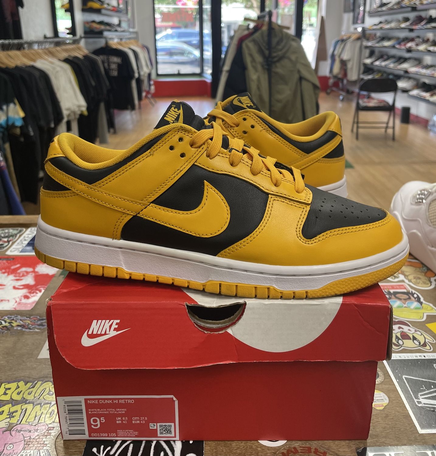 Nike Dunk Low Goldenrod Size 8.5 Used Replacement Box