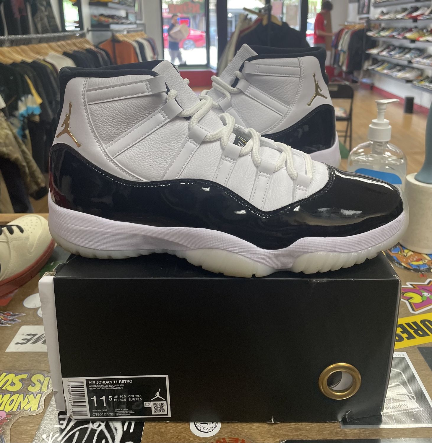 Jordan 11 Gratitude Size 11.5 Pre Owned