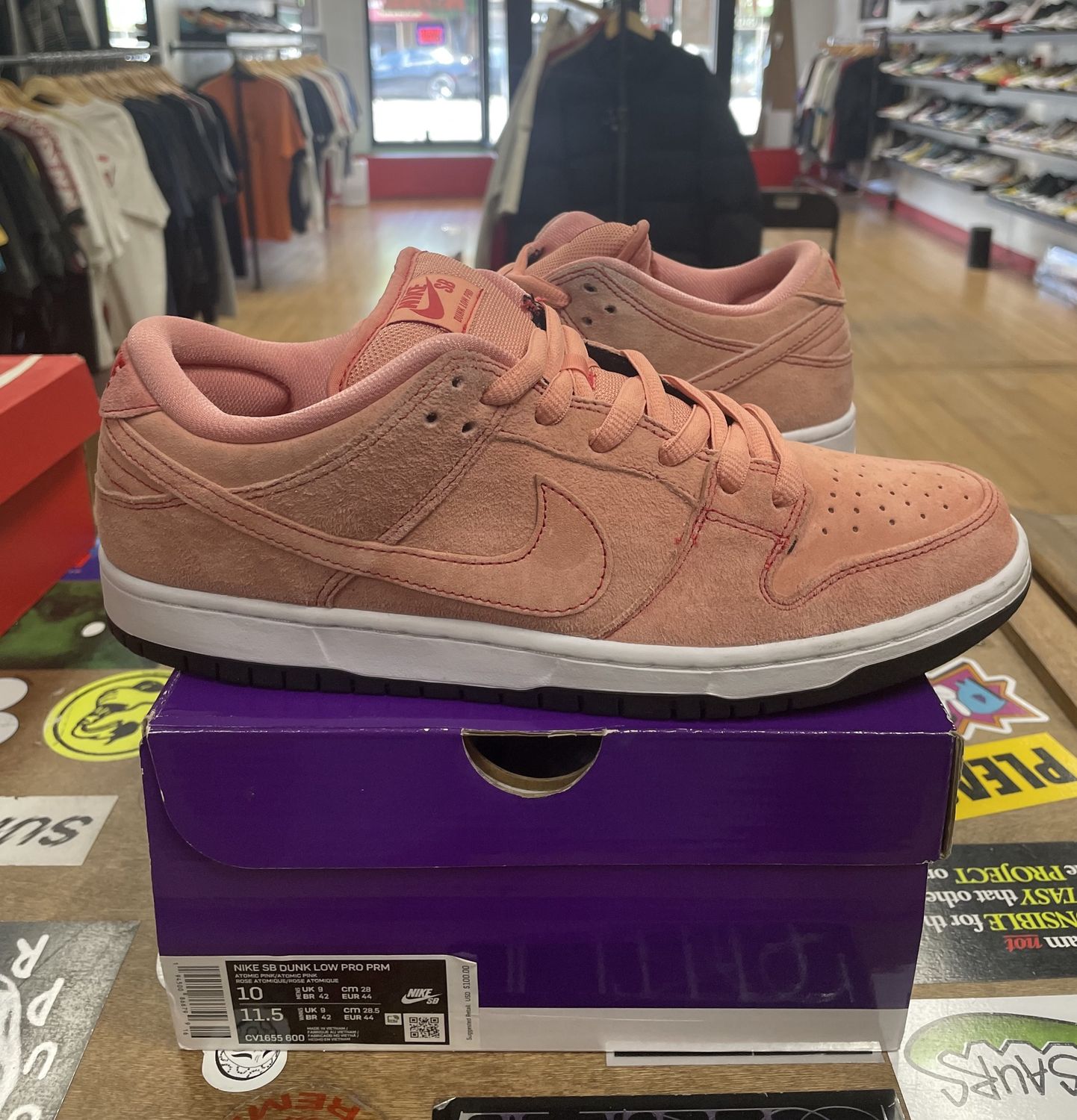 Nike SB Dunk Low Pink Pig Size 10 Pre Owned