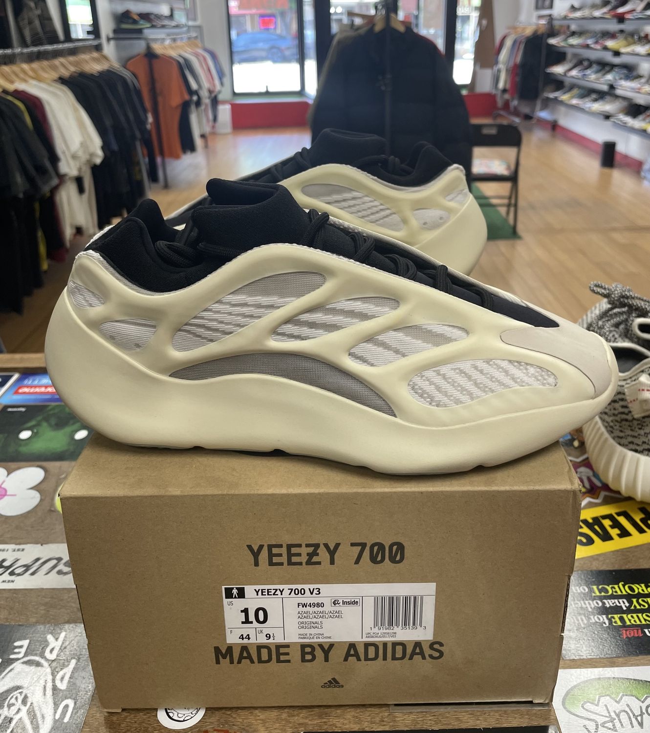 adidas Yeezy 700 V3 Azael Size 10 Pre Owned
