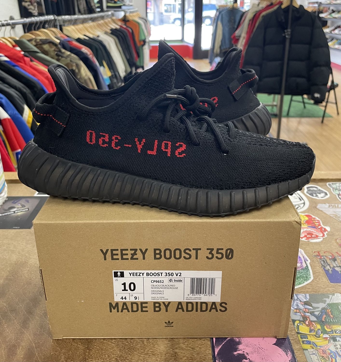 Yeezy Boost 350 V2 Black Red (2017/2020) Size 10 Used
