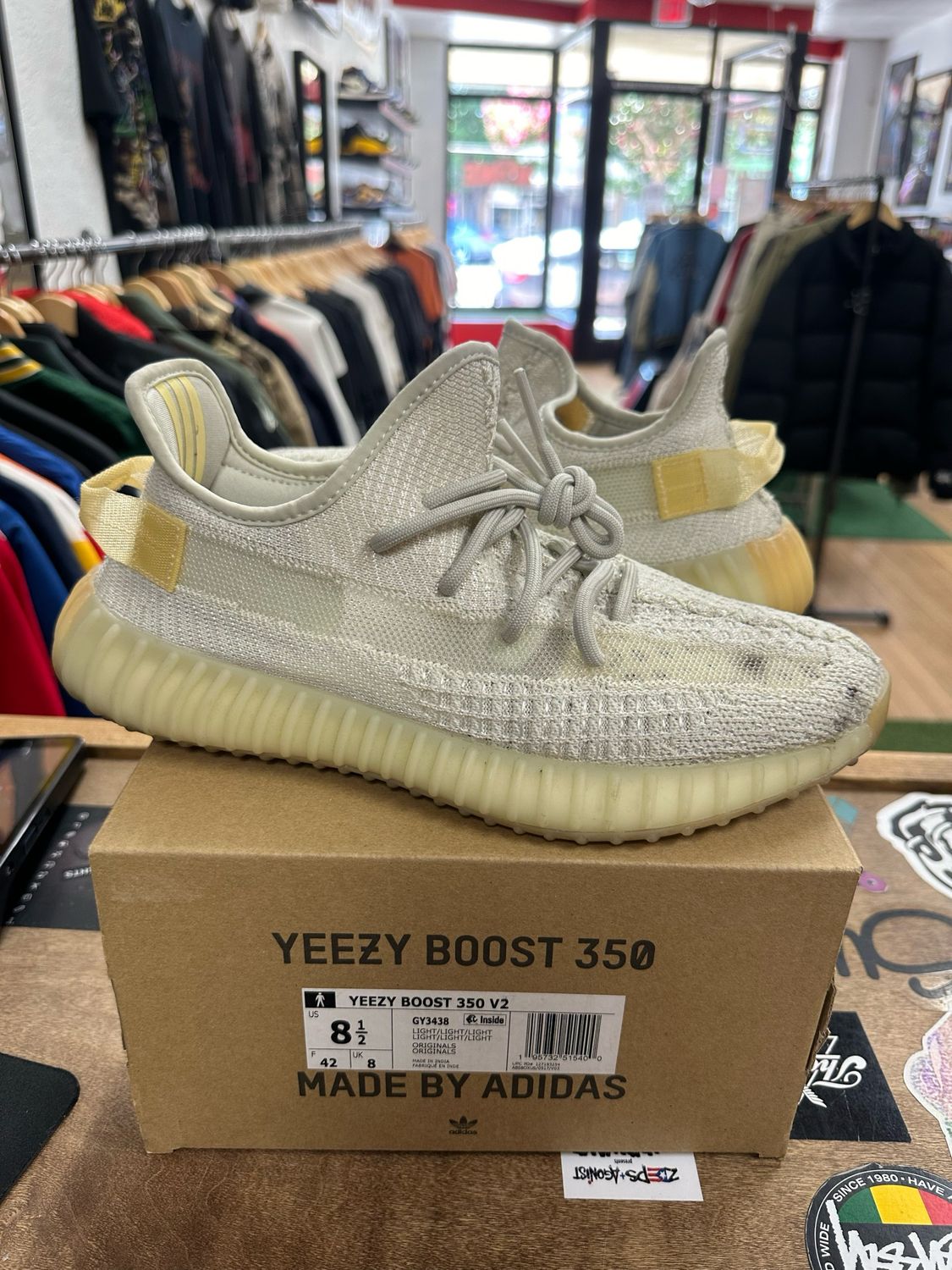 Adidas Yeezy 350 Boost V2 Light Size 8.5 Used