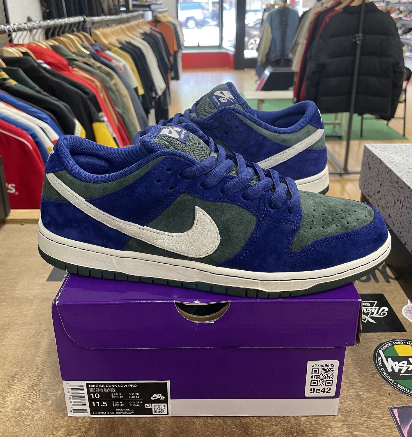 Pre Owned Nike SB Dunk Low Deep Royal Blue Size 10