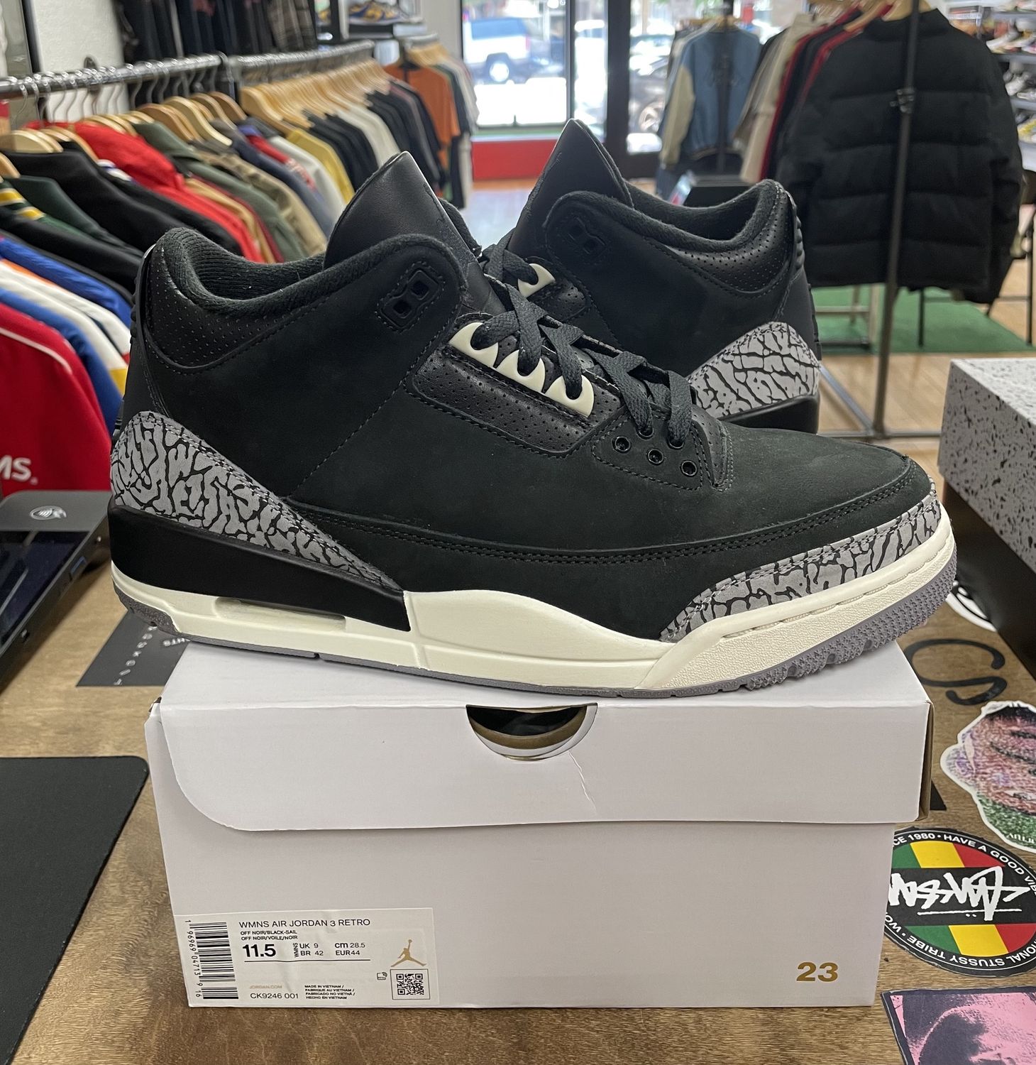 Pre Owned Jordan 3 Retro Off Noir Size 11.5W