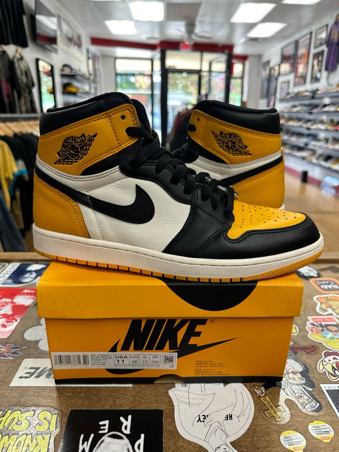 Jordan 1 Retro High OG Taxi Size 11 Pre Owned