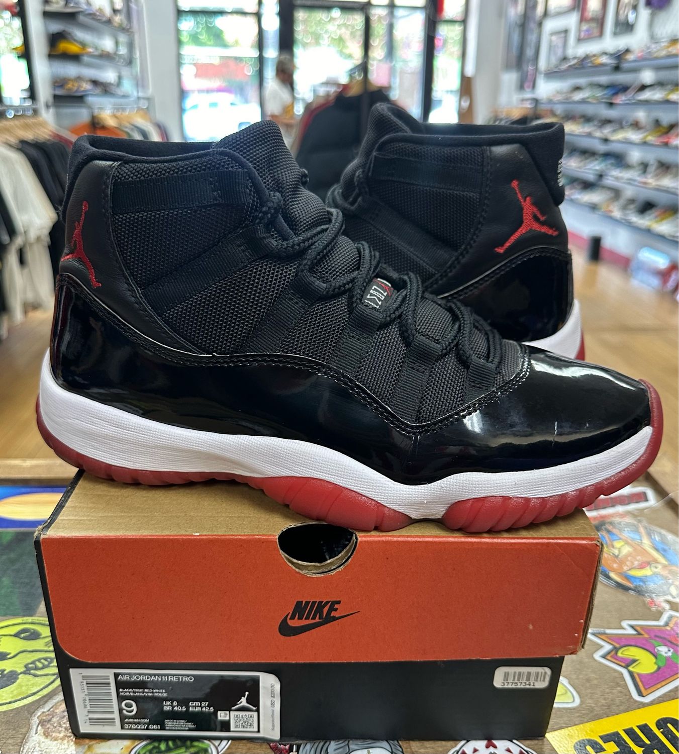 Jordan 11 Retro Playoffs Bred (2019) Size 9