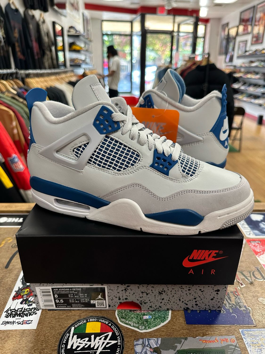 Jordan 4 Retro Military Blue (2024) Size 8 DS (2)