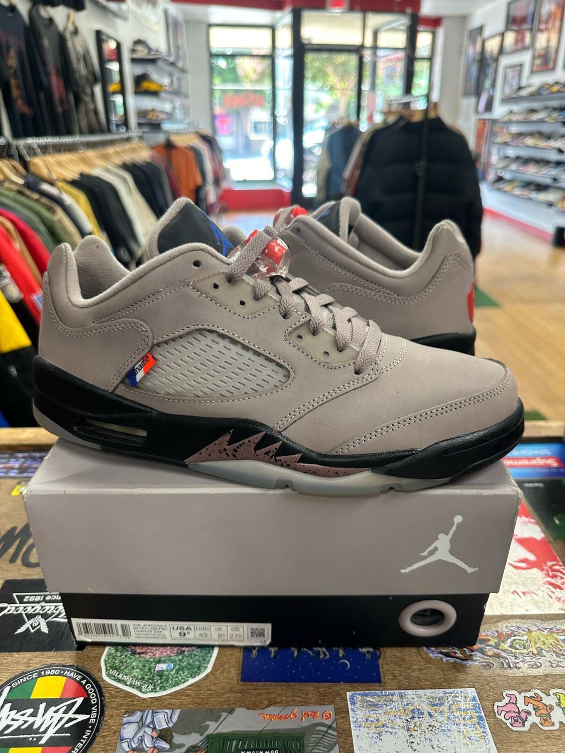 Pre Owned Jordan 5 Retro Low PSG Size 9.5