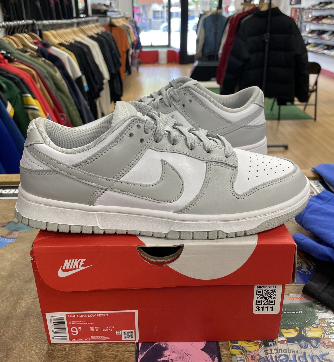 Nike Dunk Low Grey Fog Size 9.5 Pre-Owned