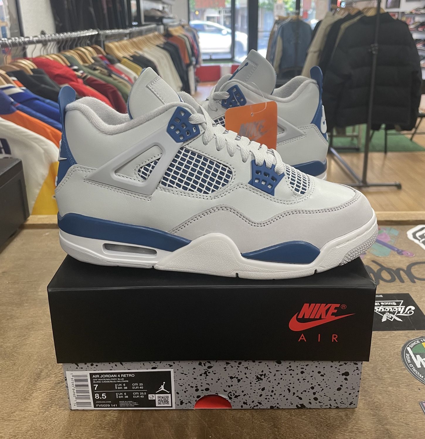 Jordan 4 Retro Military Blue (2024) Size 7 DS