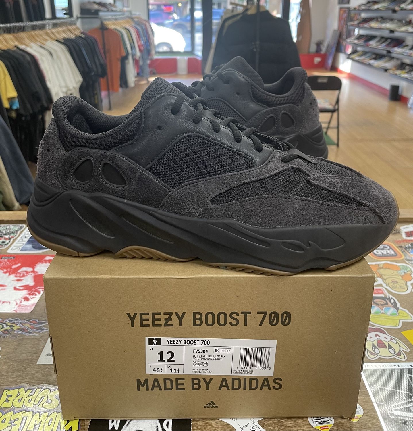 Adidas Yeezy Boost 700 Utility Black Size 12 Pre-Owned