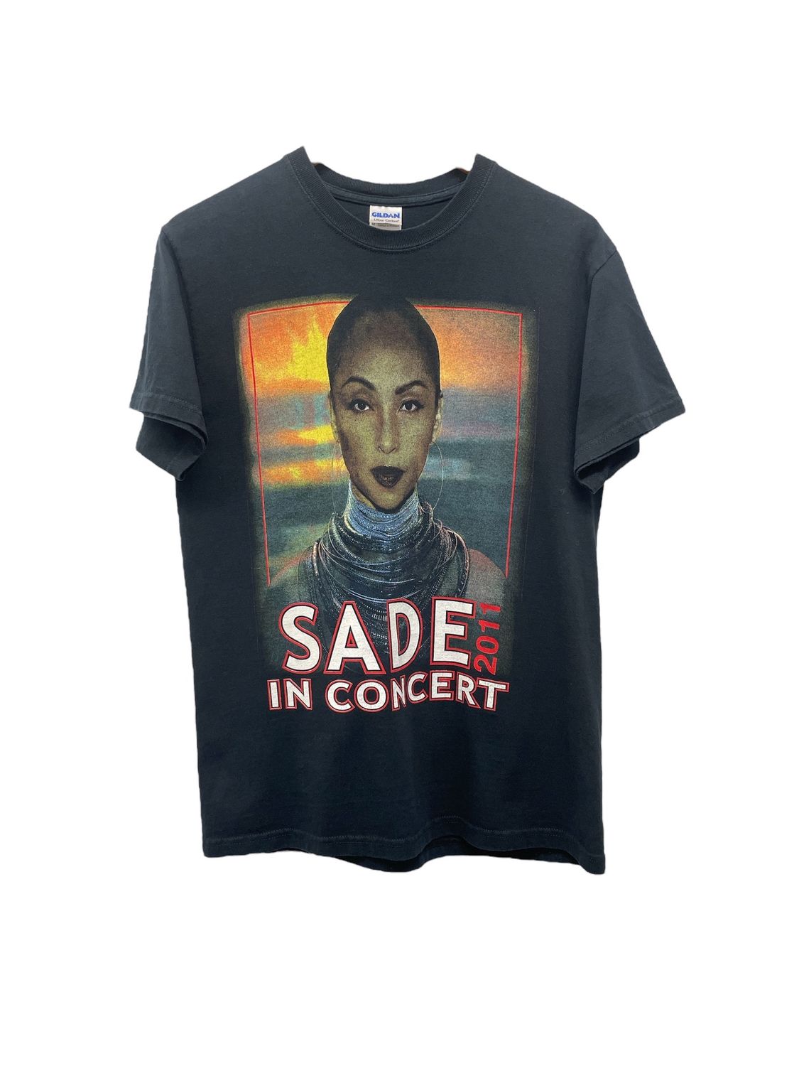 Pre Owned 2011 Sade in Concert Size Medium