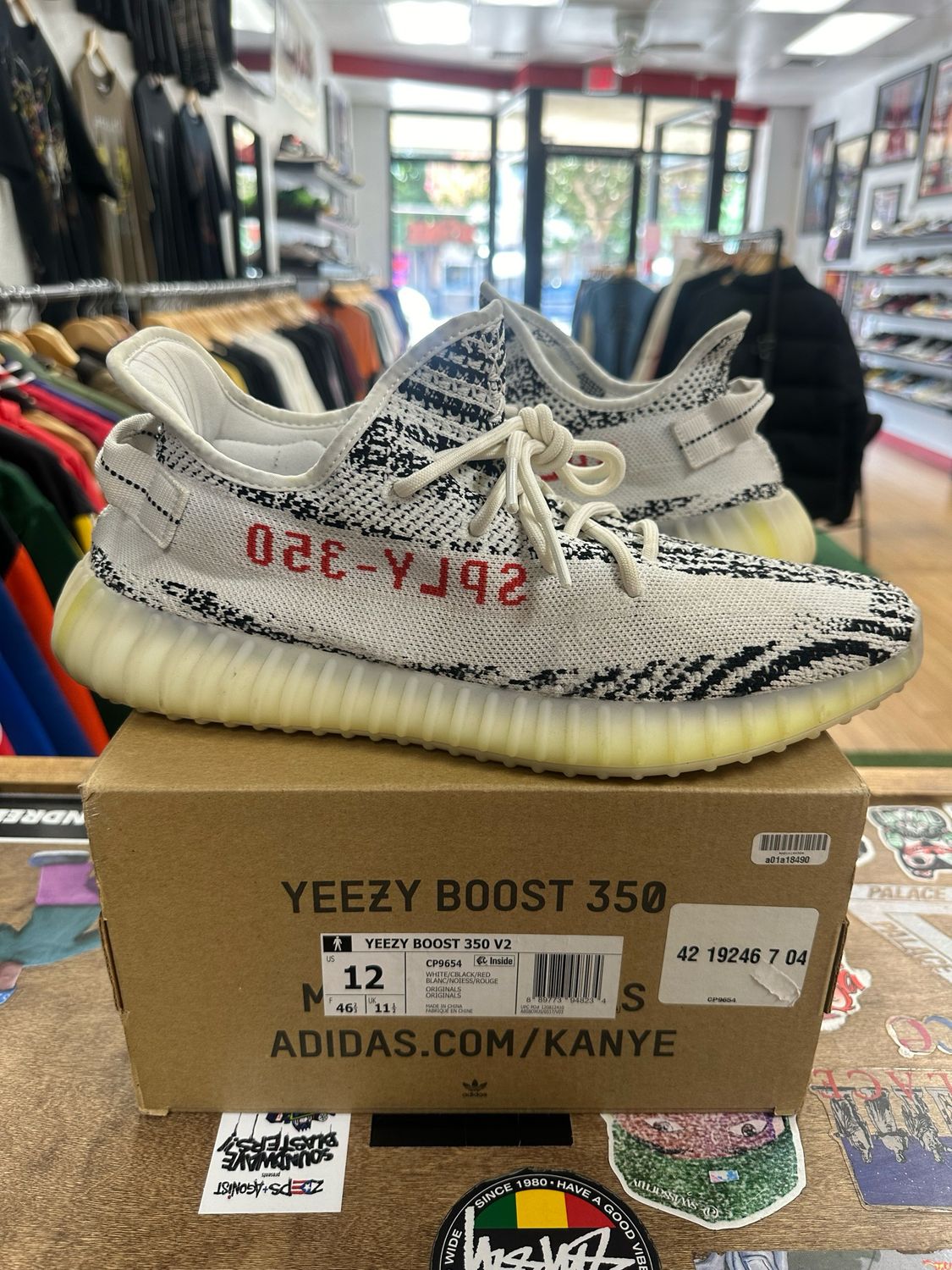 Adidas Yeezy Boost 350 V2 Zebra Size 12 Pre-Owned