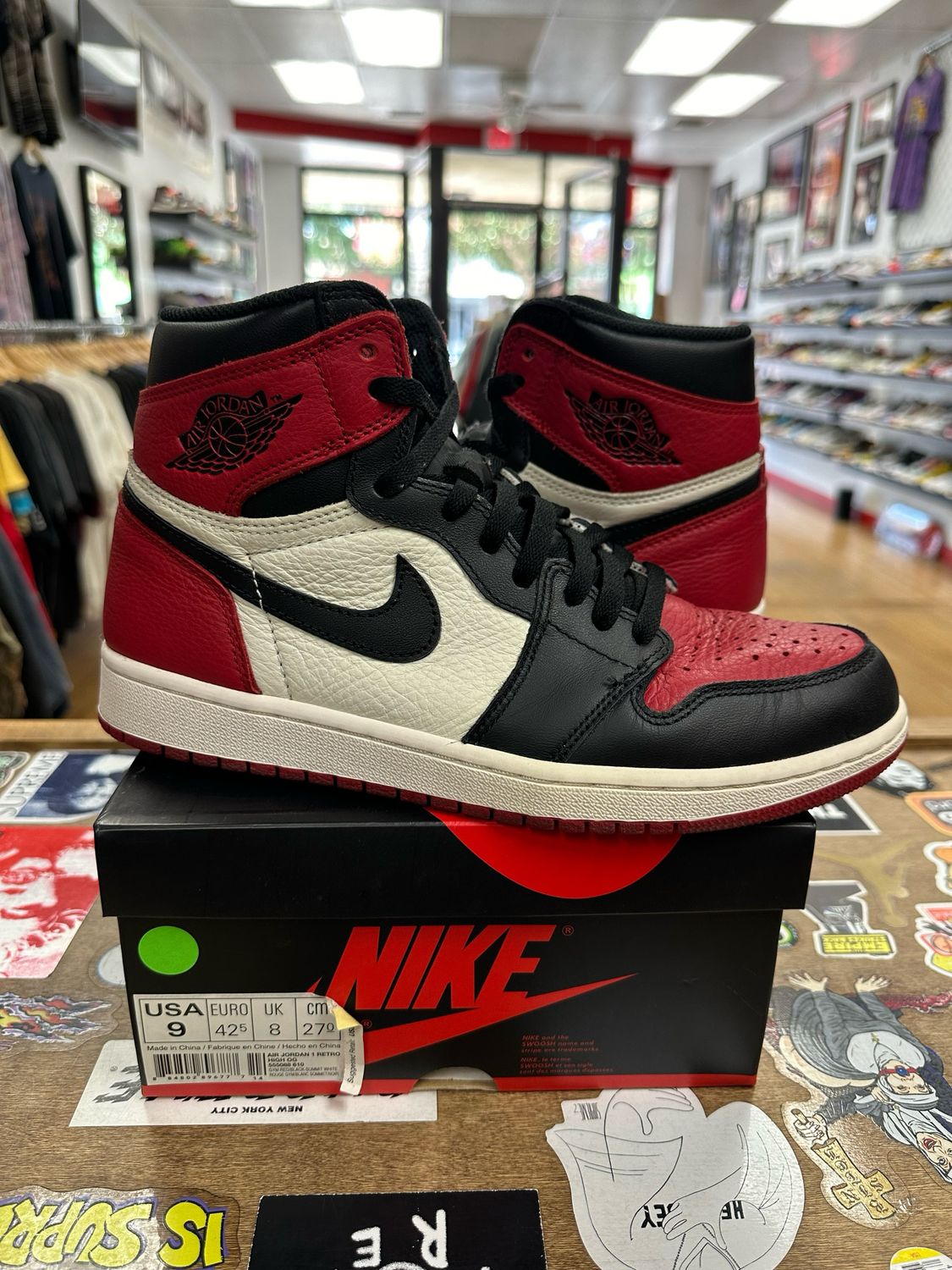 Jordan 1 High Bred Toe Size 9 Pre-Owned
