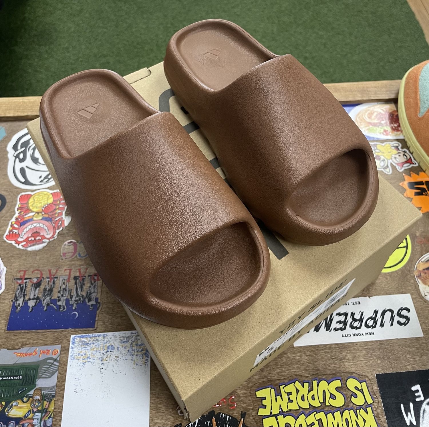 adidas Yeezy Slide Flax Size 5 DS