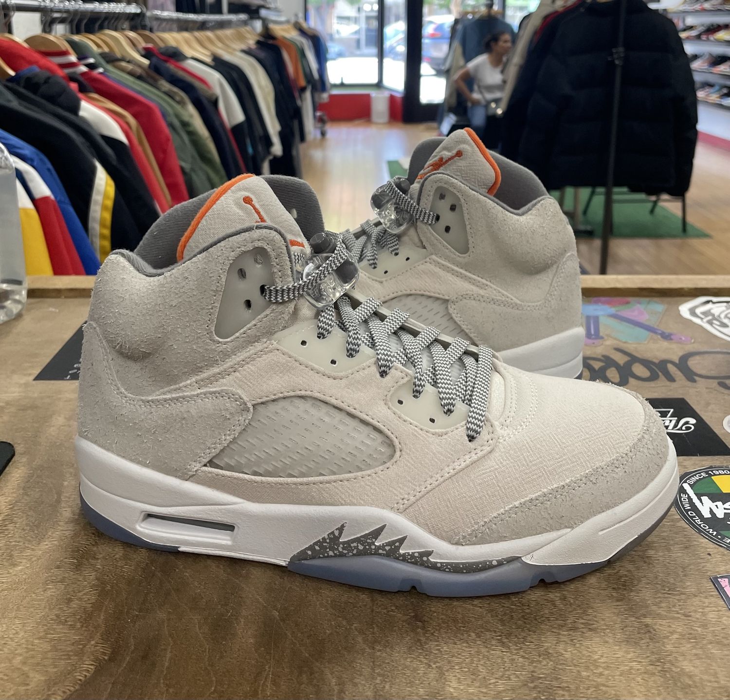 DS Jordan 5 Retro SE Craft Light Orewood Brown Size 8 NO BOX