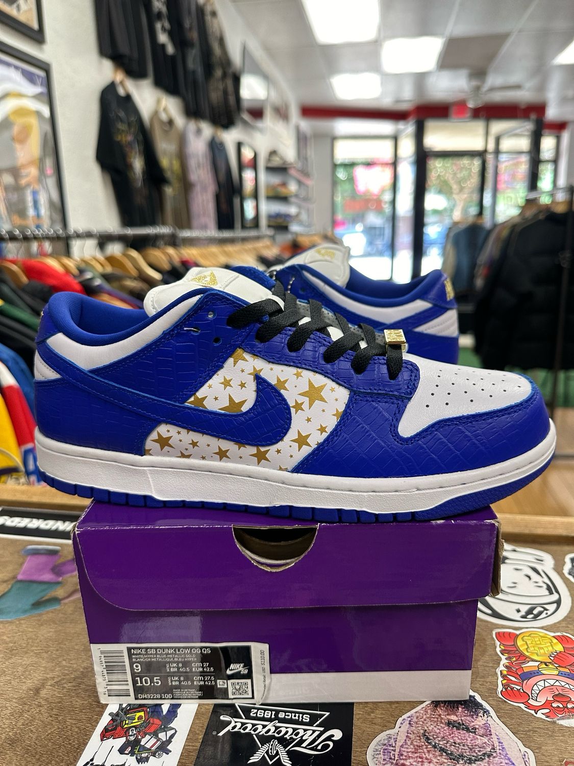 Nike SB Dunk Low Supreme Stars Hyper Royal Size 9 DS