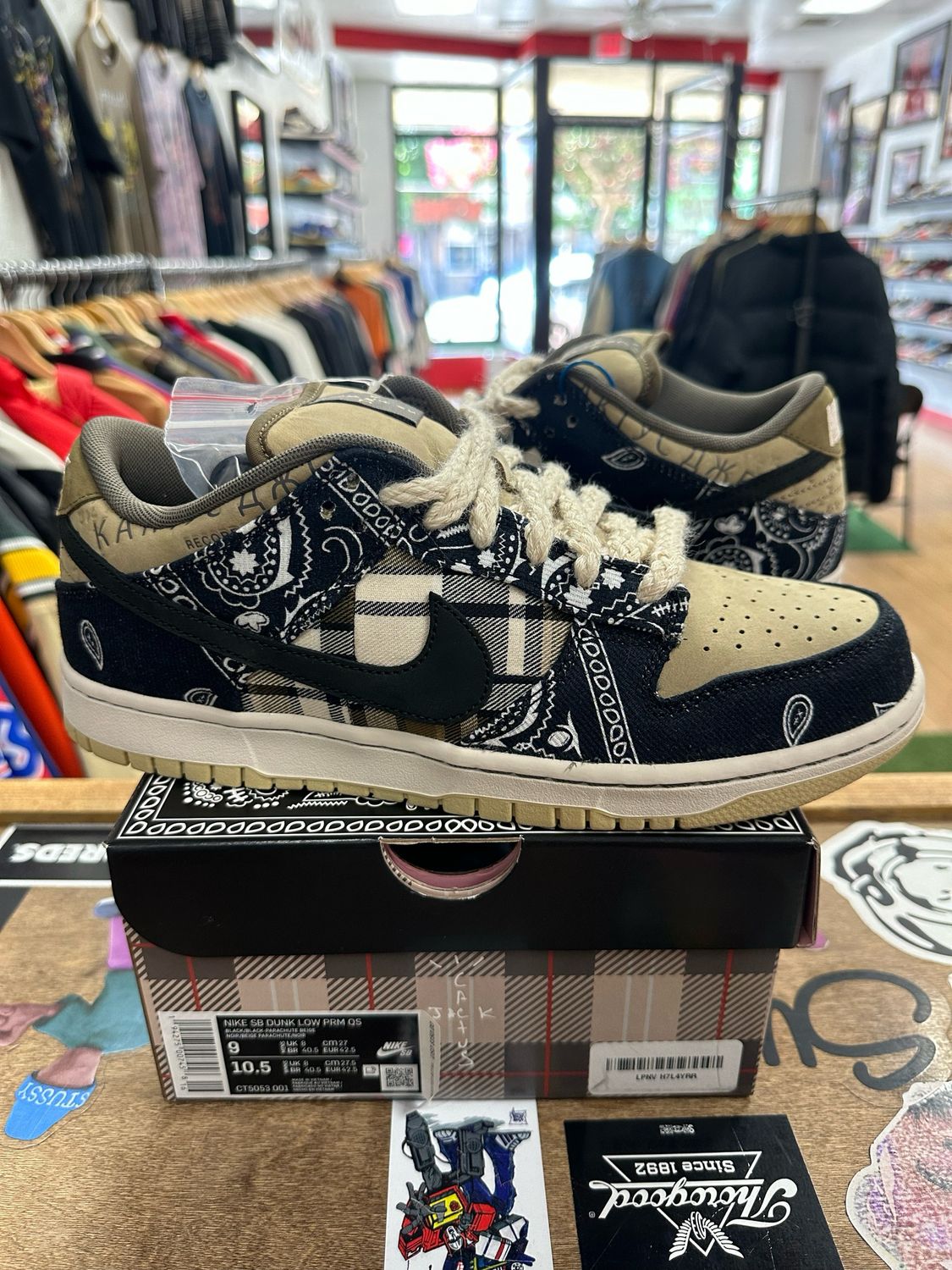 DS Nike SB Dunk Low Travis Scott (Special Box) Size 9
