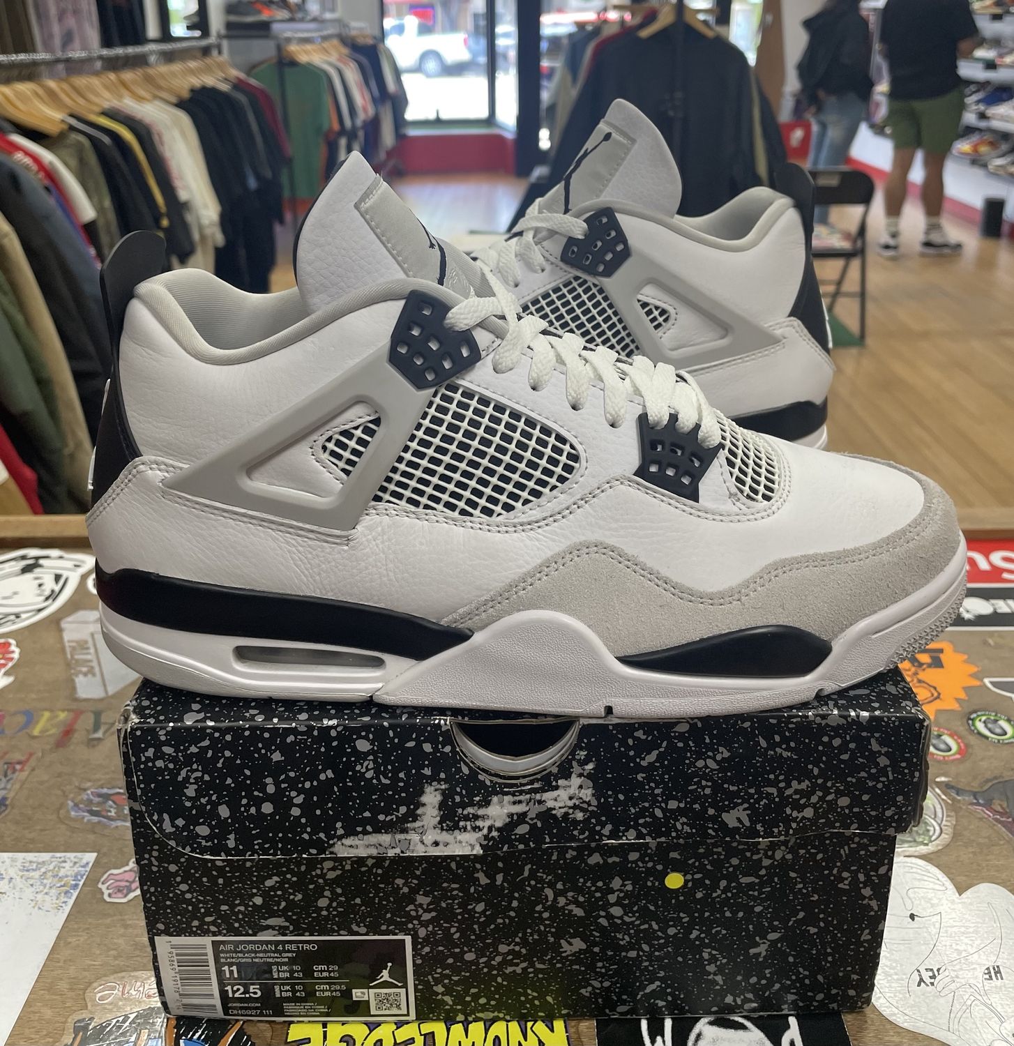Jordan 4 Military Black Size 11 Pre-Owned