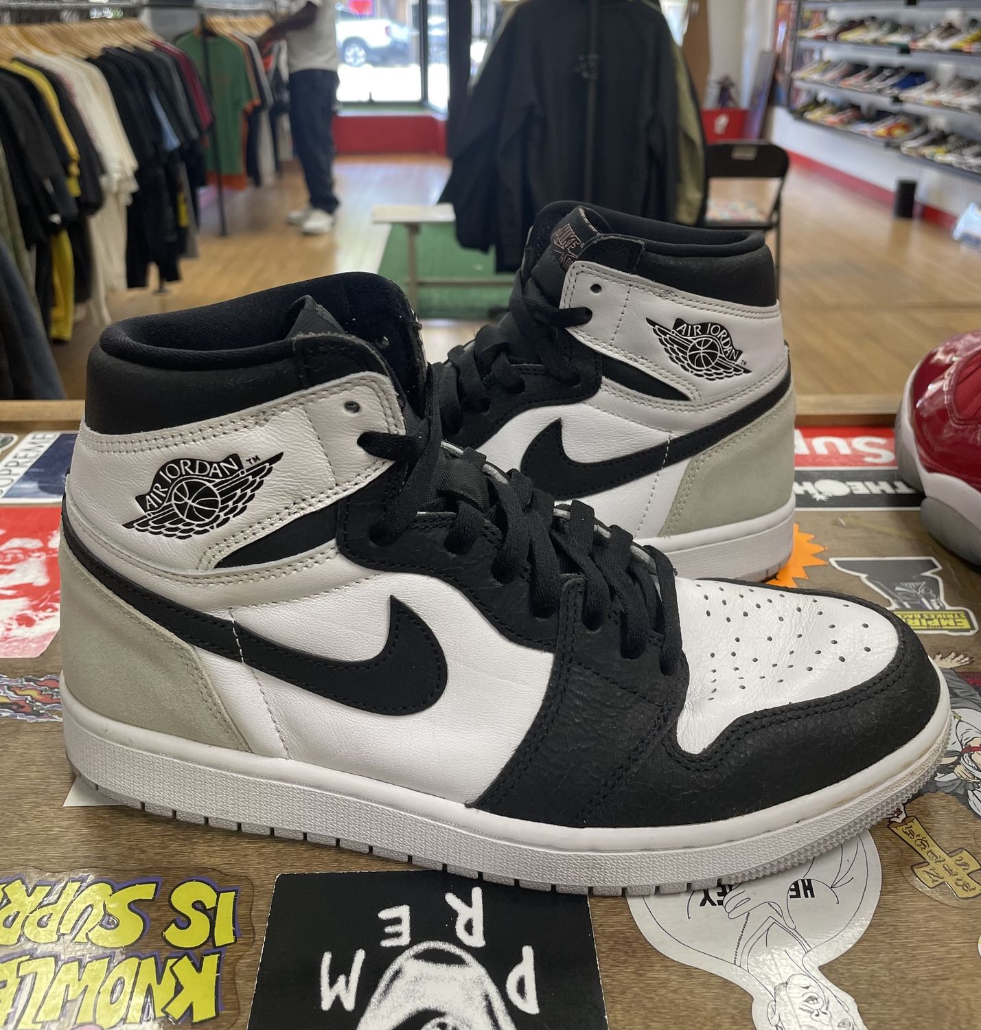 Pre-Owned Jordan 1 High Bleached Coral Size 9 NO BOX