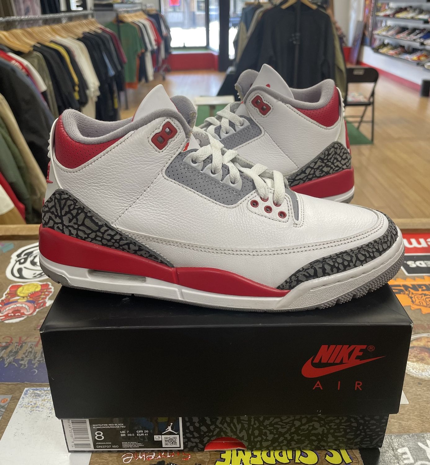 Pre-Owned Jordan 3 Fire Red (2022) Size 8