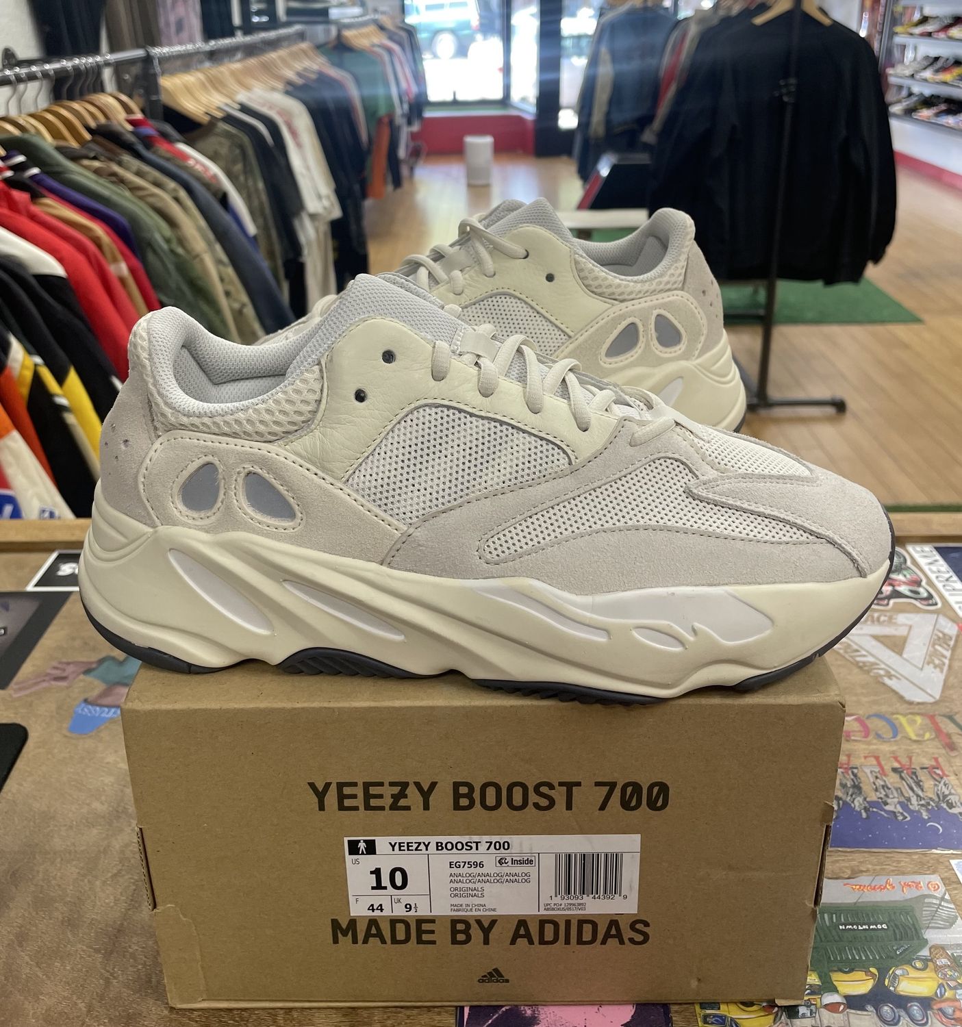 Pre-Owned Adidas Yeezy Boost 700 Analog Size 10