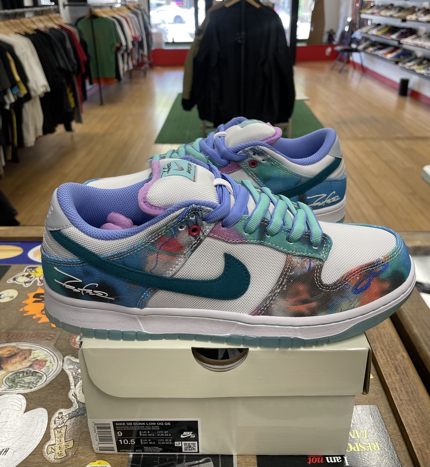 DS Nike SB Dunk Low Futura Size 9