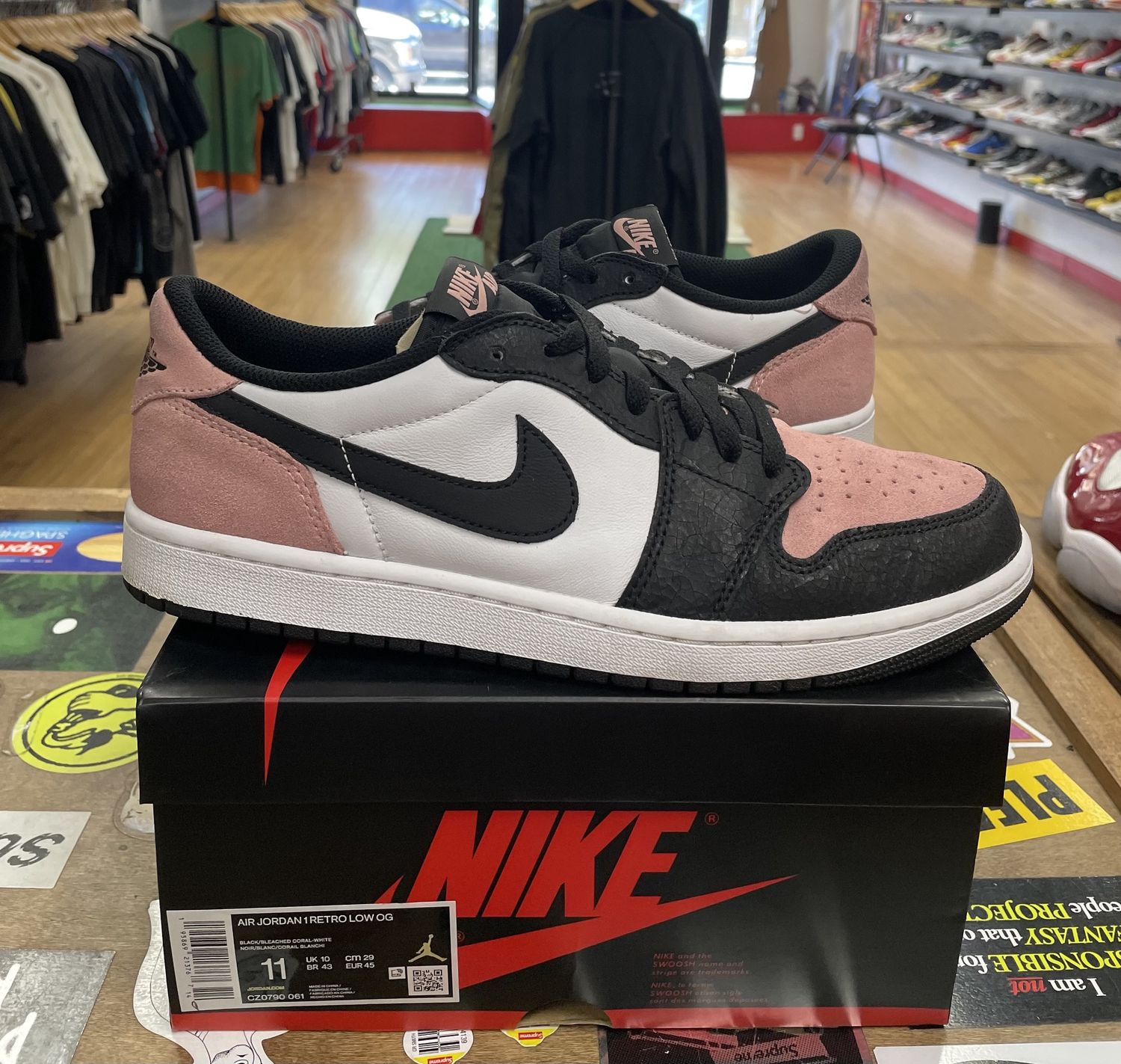 Pre-Owned Jordan 1 Low Bleached Coral Size 11