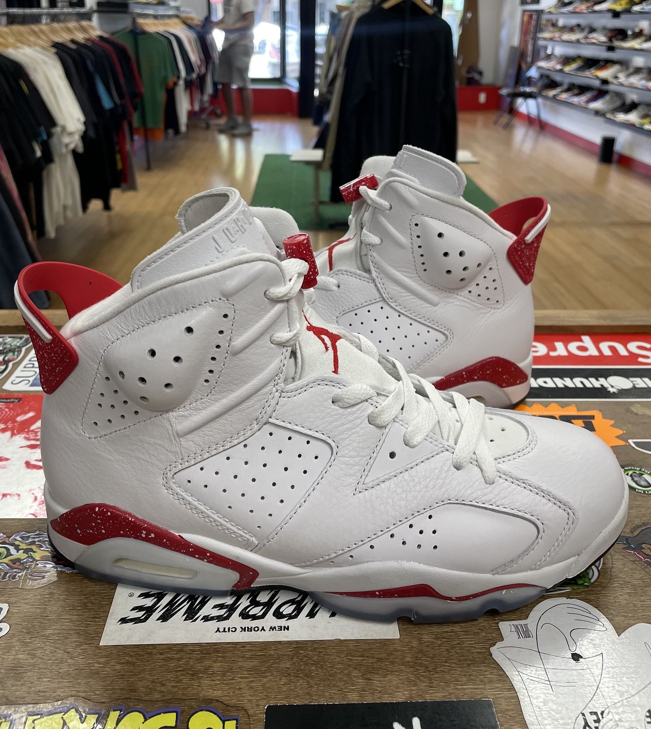 Jordan 6 Retro Red Oreo Size 8.5 Pre-owned No box