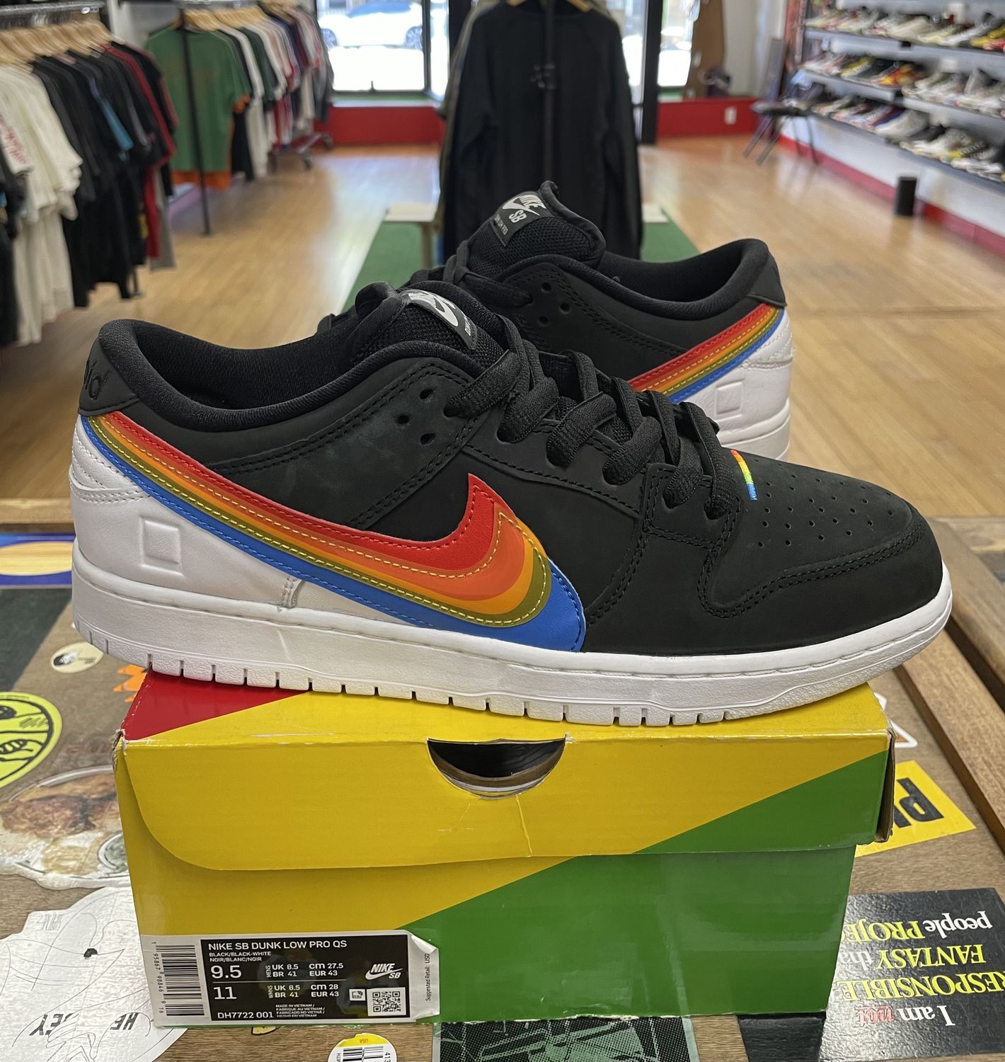 Nike SB Dunk Low Polaroid Size 9.5 Pre Owned