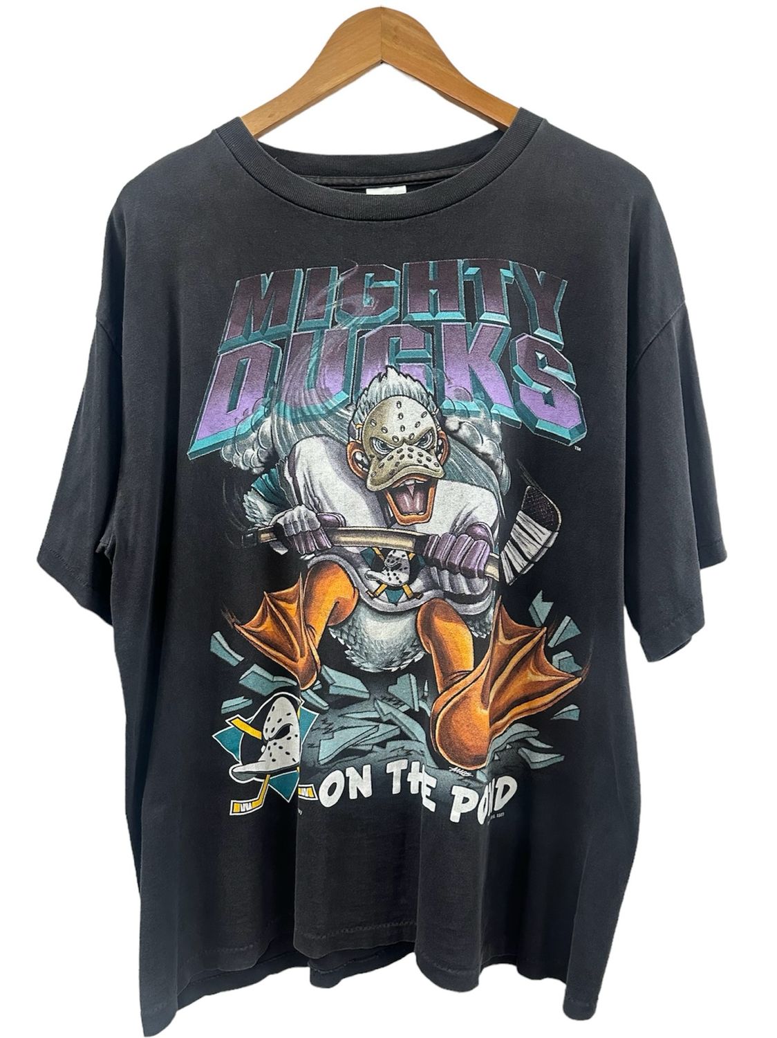 Vtg 90&#39;s Mighty Ducks Tee Size L 25x30