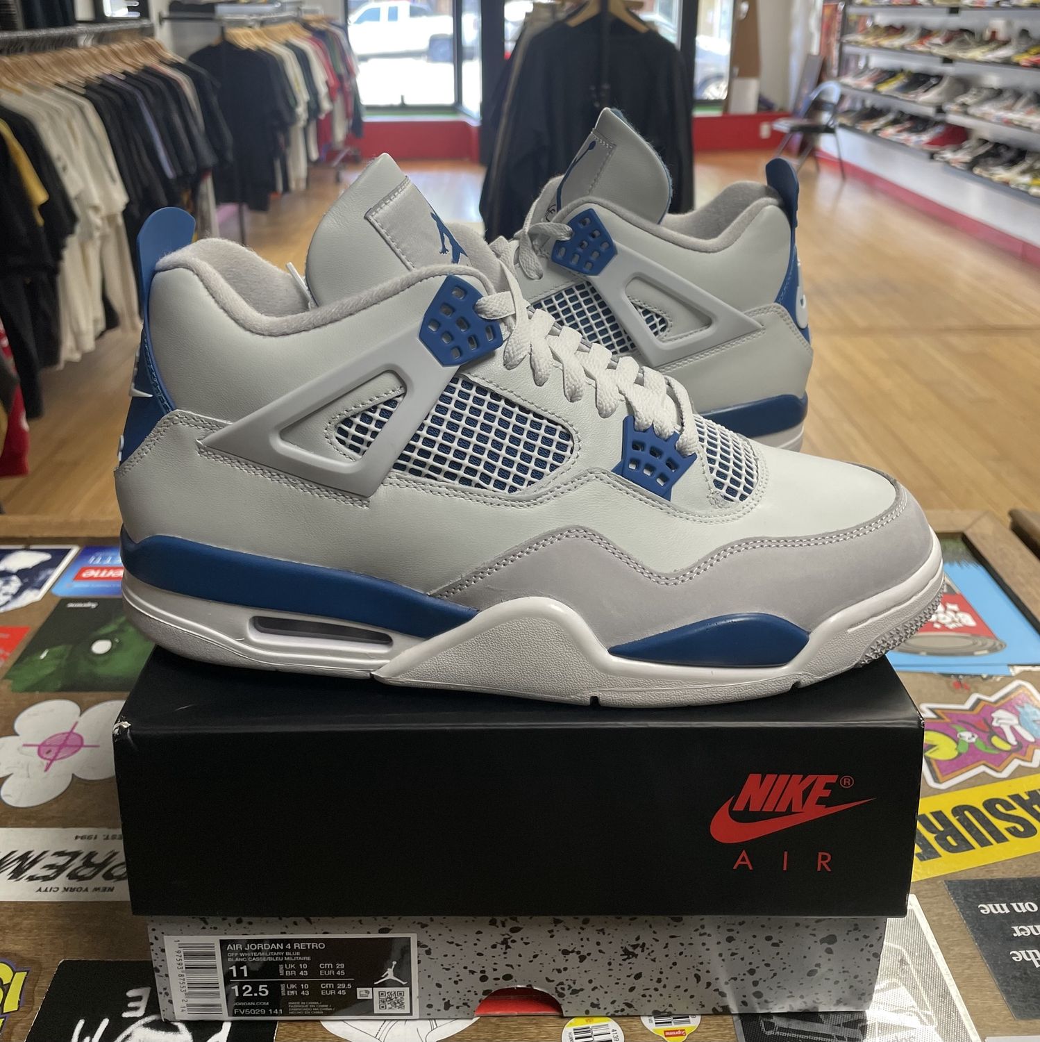 Pre Owned Jordan 4 Retro Military Blue Size 11