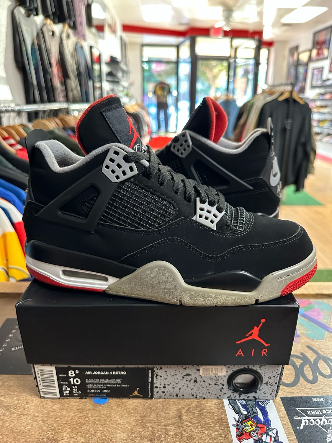 Pre-Owned (2019) Jordan 4 Bred Size 8.5