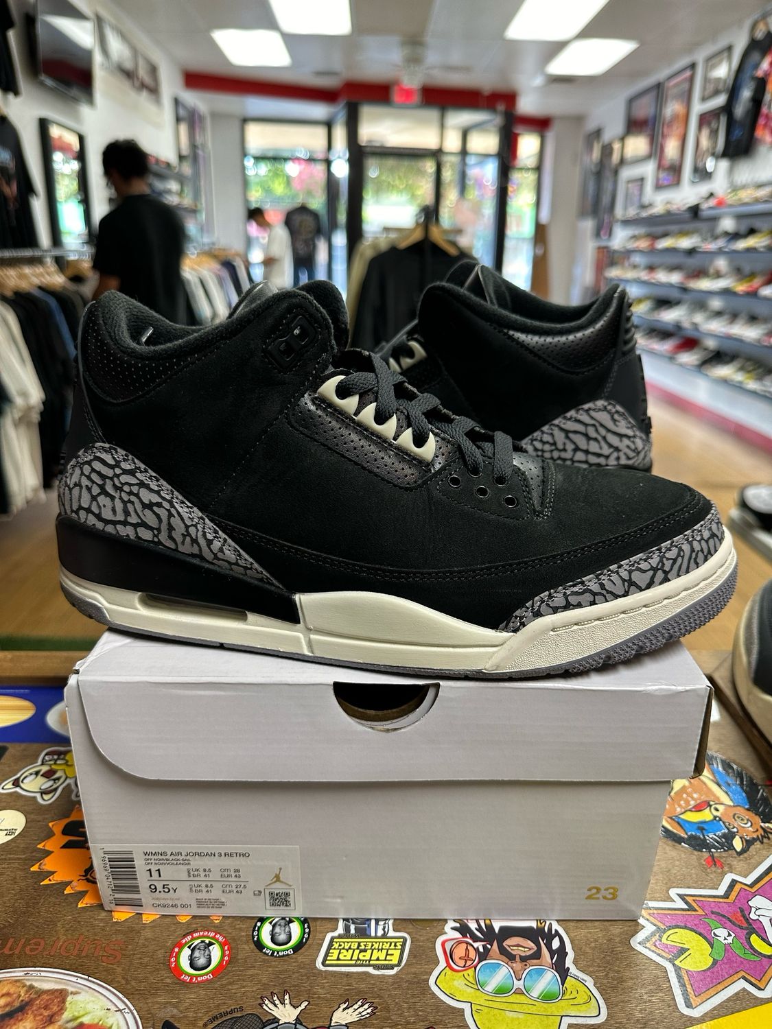 Pre Owned Jordan 3 Retro Off Noir Size 9.5M, 11W