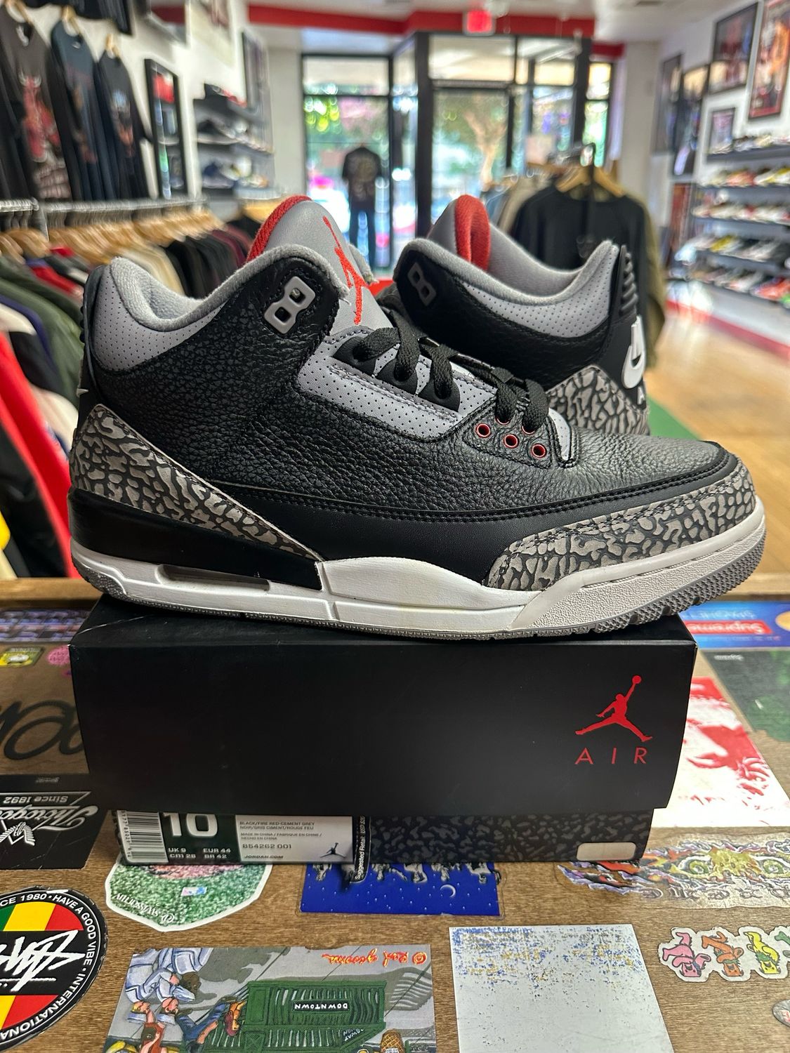 Jordan 3 Retro Black Cement (2018) Size 10 Pre-Owned