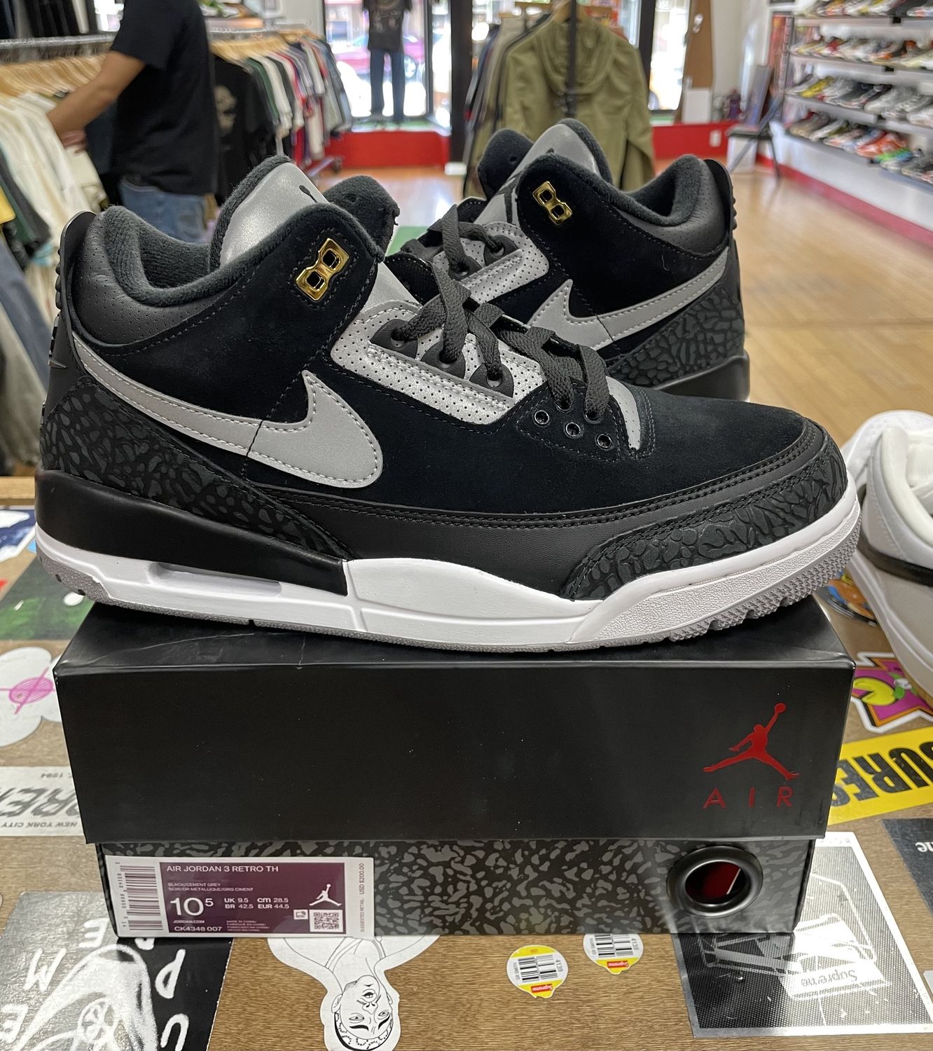 Jordan 3 Retro Tinker Black Cement Gold Size 10.5 DS