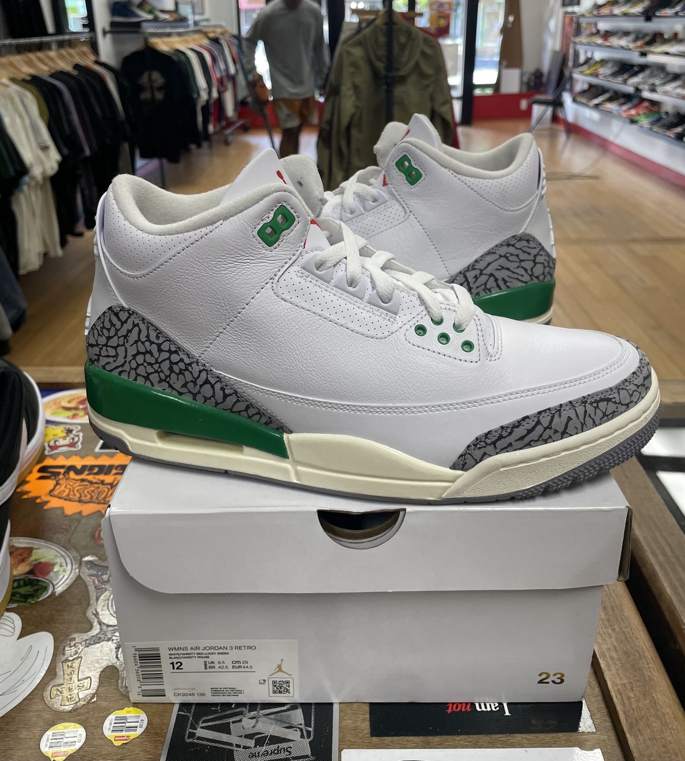 Pre Owned Jordan 3 Retro Lucky Green Size 10.5M,12W