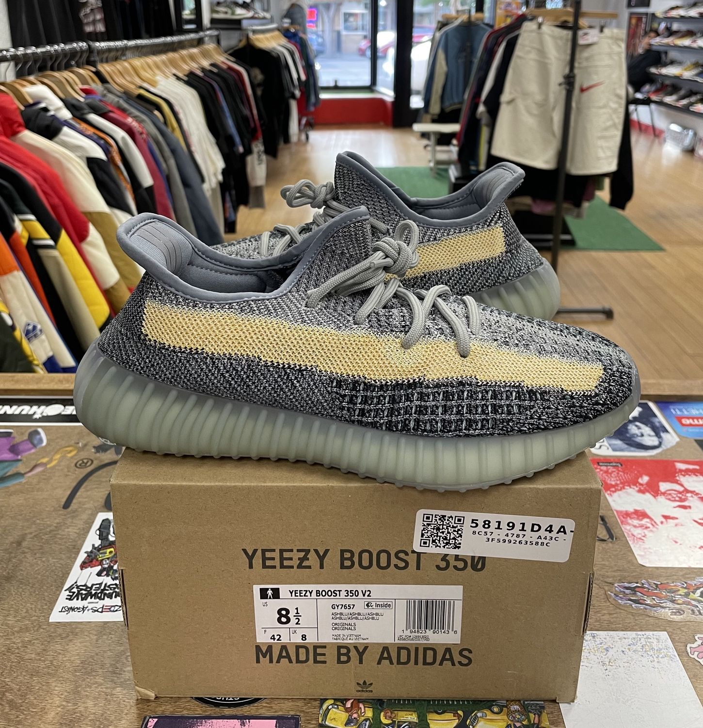 Pre Owned Adidas Yeezy Boost 350 V2 Ash Blue Size 8.5