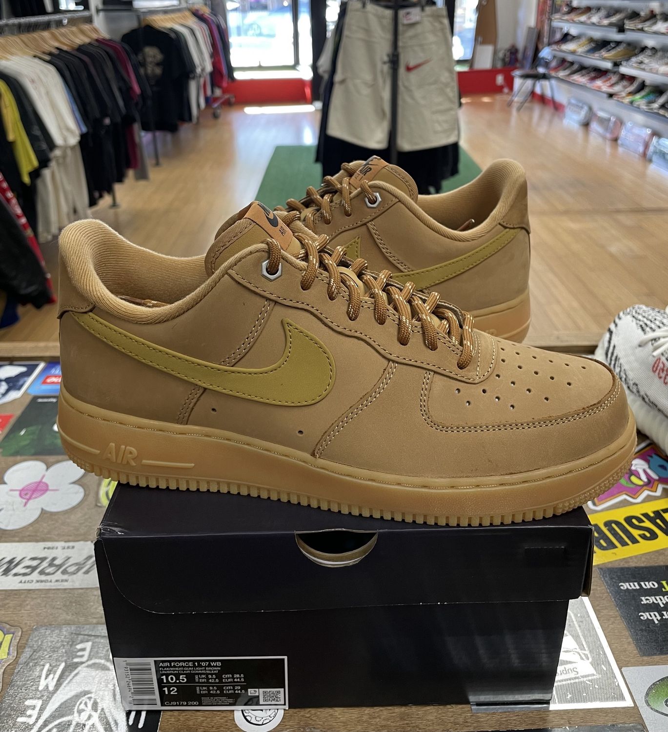DS Nike Air force 1 Low Flax Wheat Size 10.5