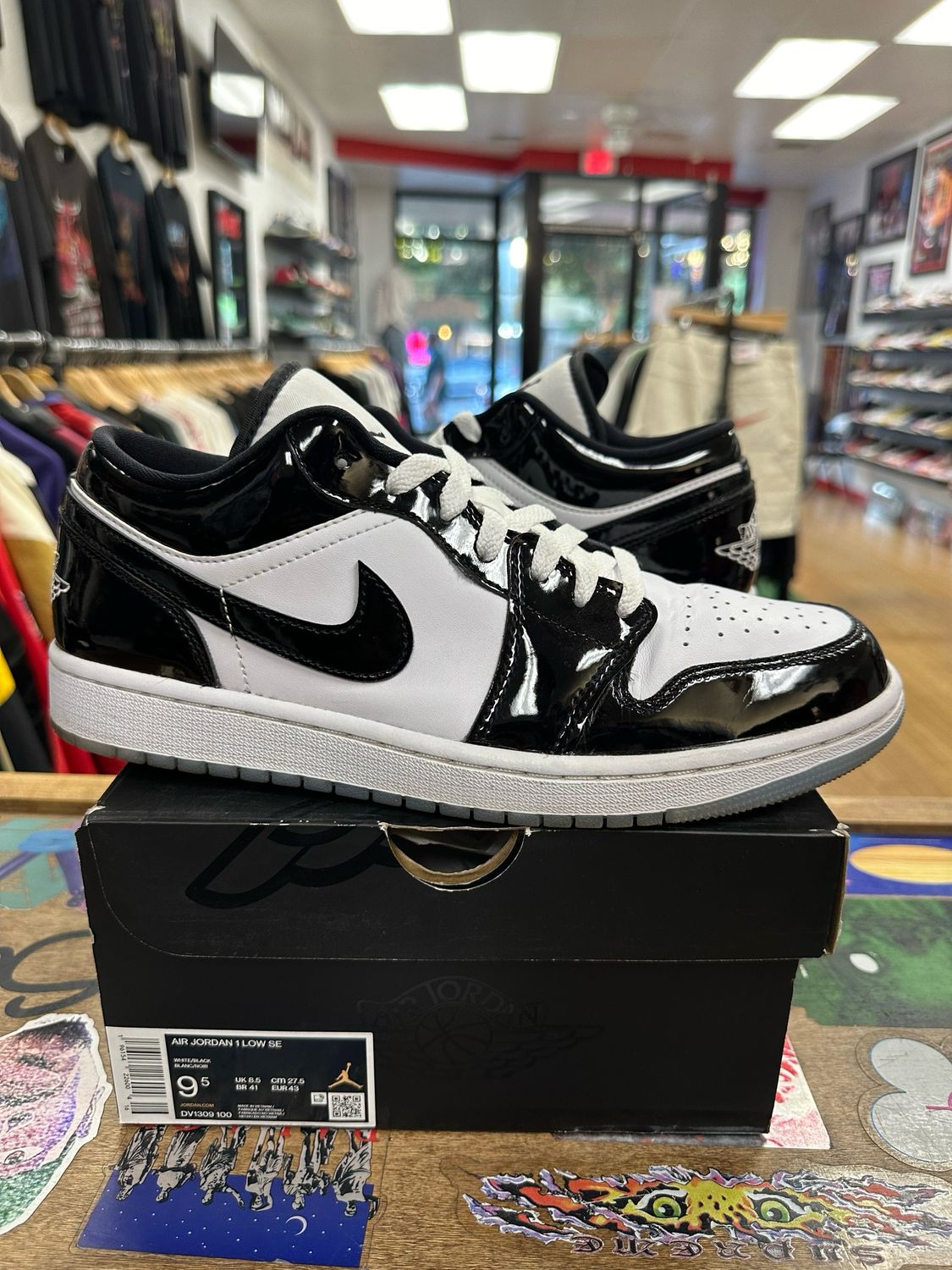 Jordan 1 Low SE Concord Size 9.5 Used
