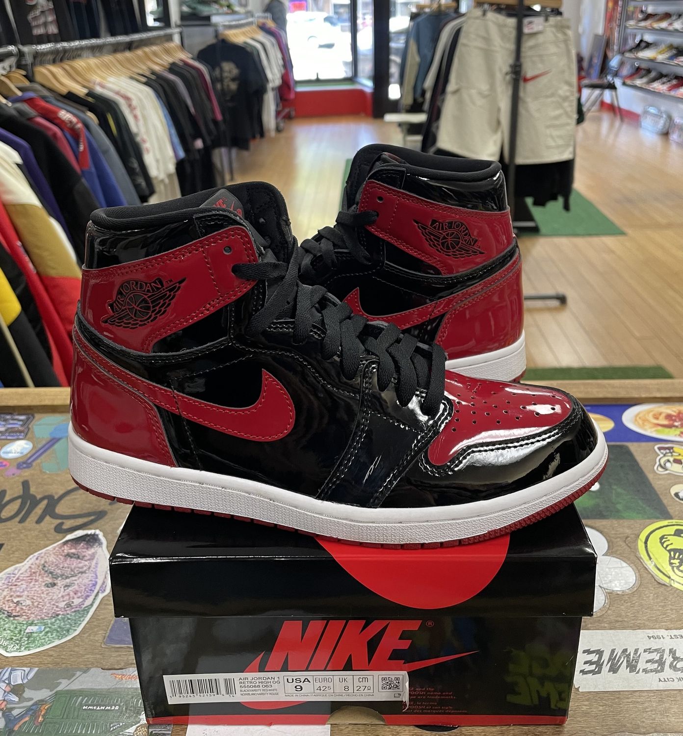 Jordan 1 Retro High OG Patent Bred Size 9 Lightly Worn