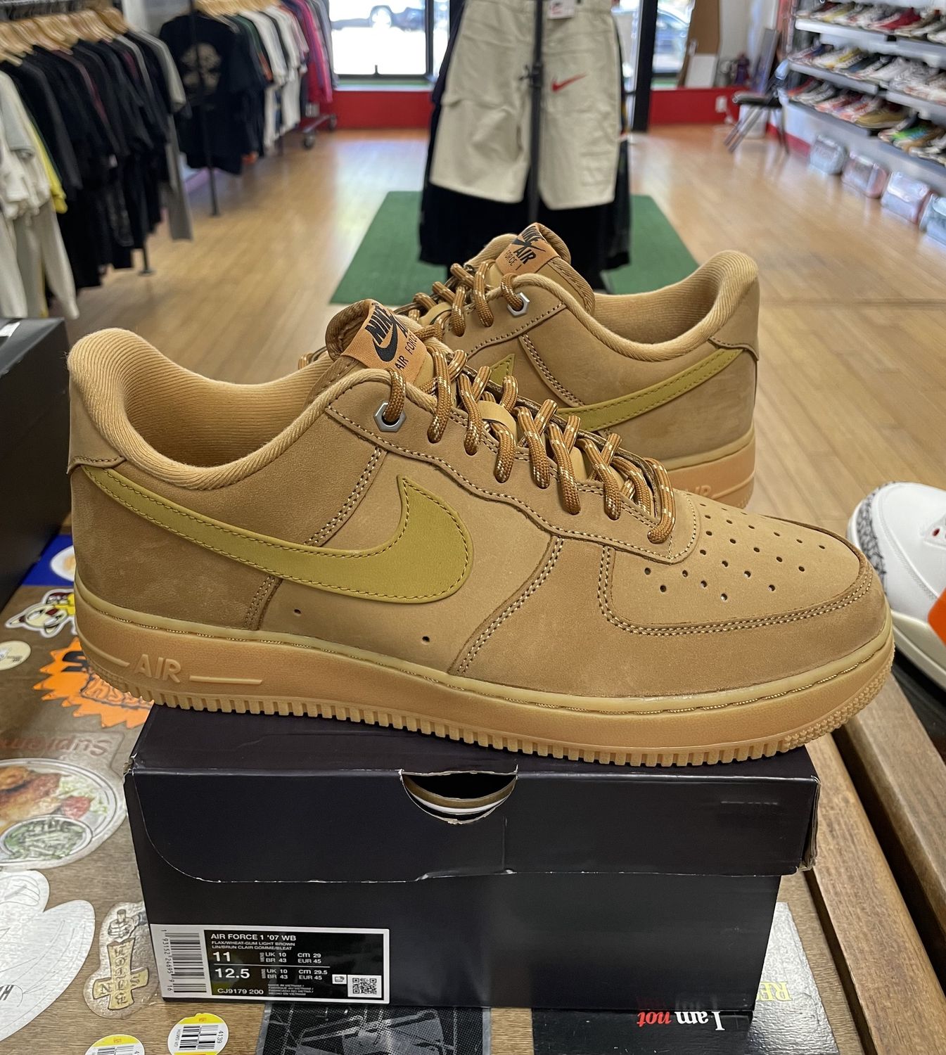 DS Nike Air Force 1 Low Flax Wheat Size 11
